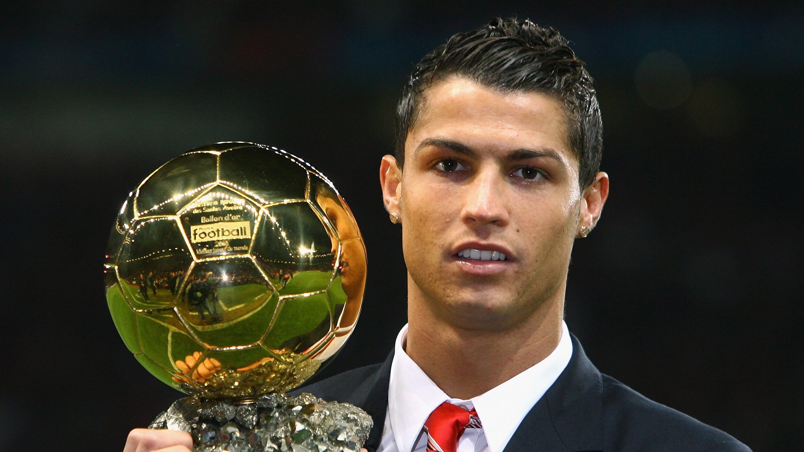 法甲裁判裁决公平受认可,赛事秩序井然,德甲裁判安排