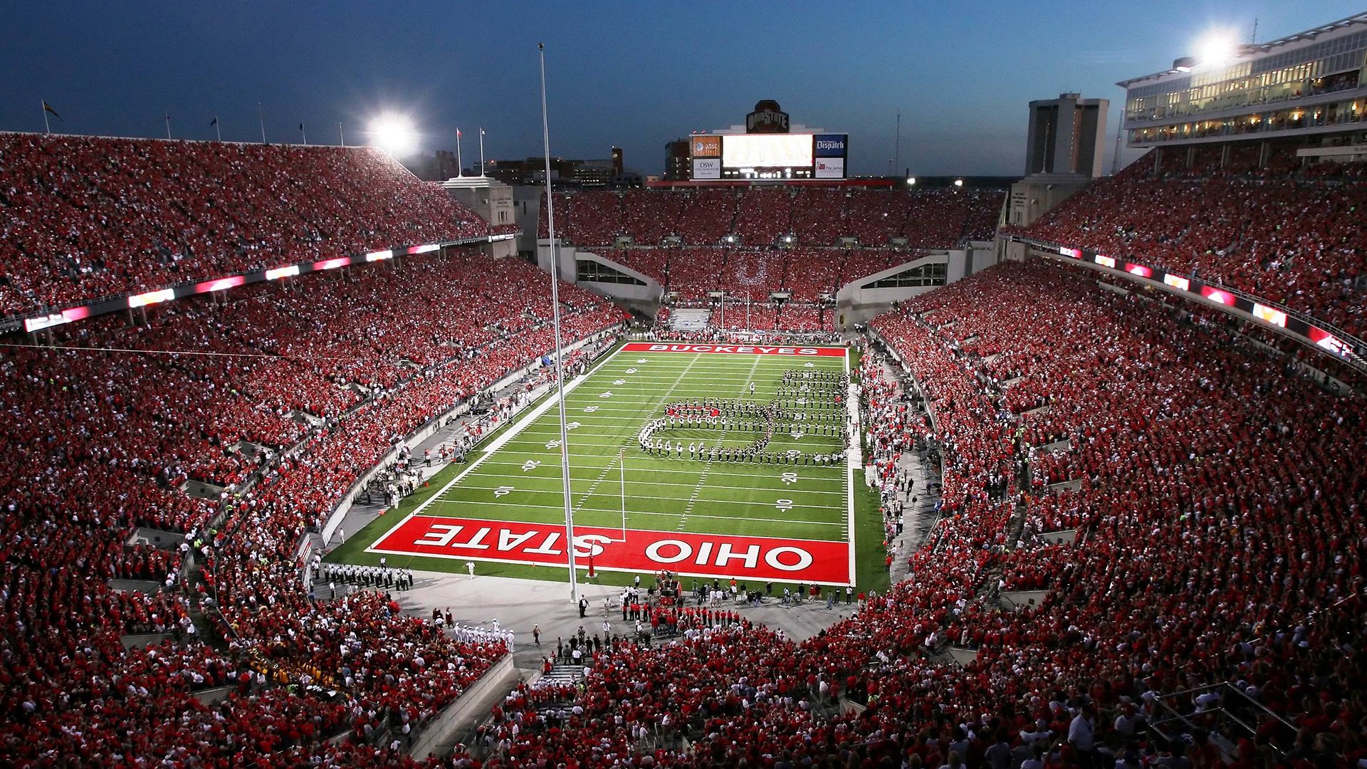 球场上“天才”陌生事：令人忍俊不禁的小插曲，球场上的人都走光了,只剩下我一个修改病句