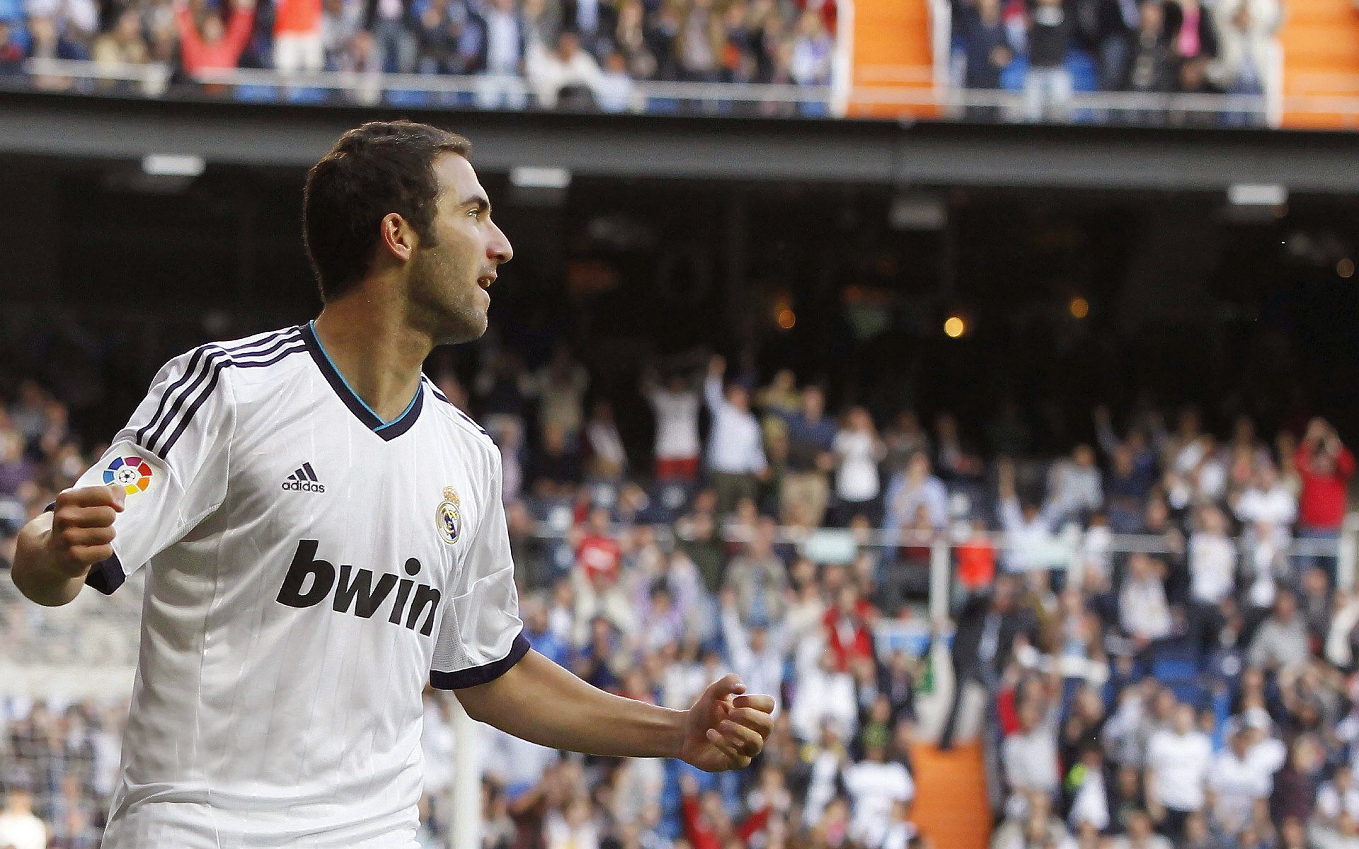 足球VR观赛体验馆在深圳开放试运营，深圳室内足球场